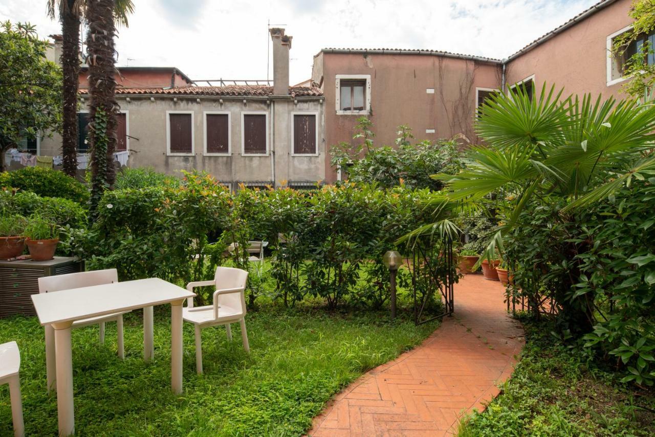 Garden Apartment Венеция Екстериор снимка