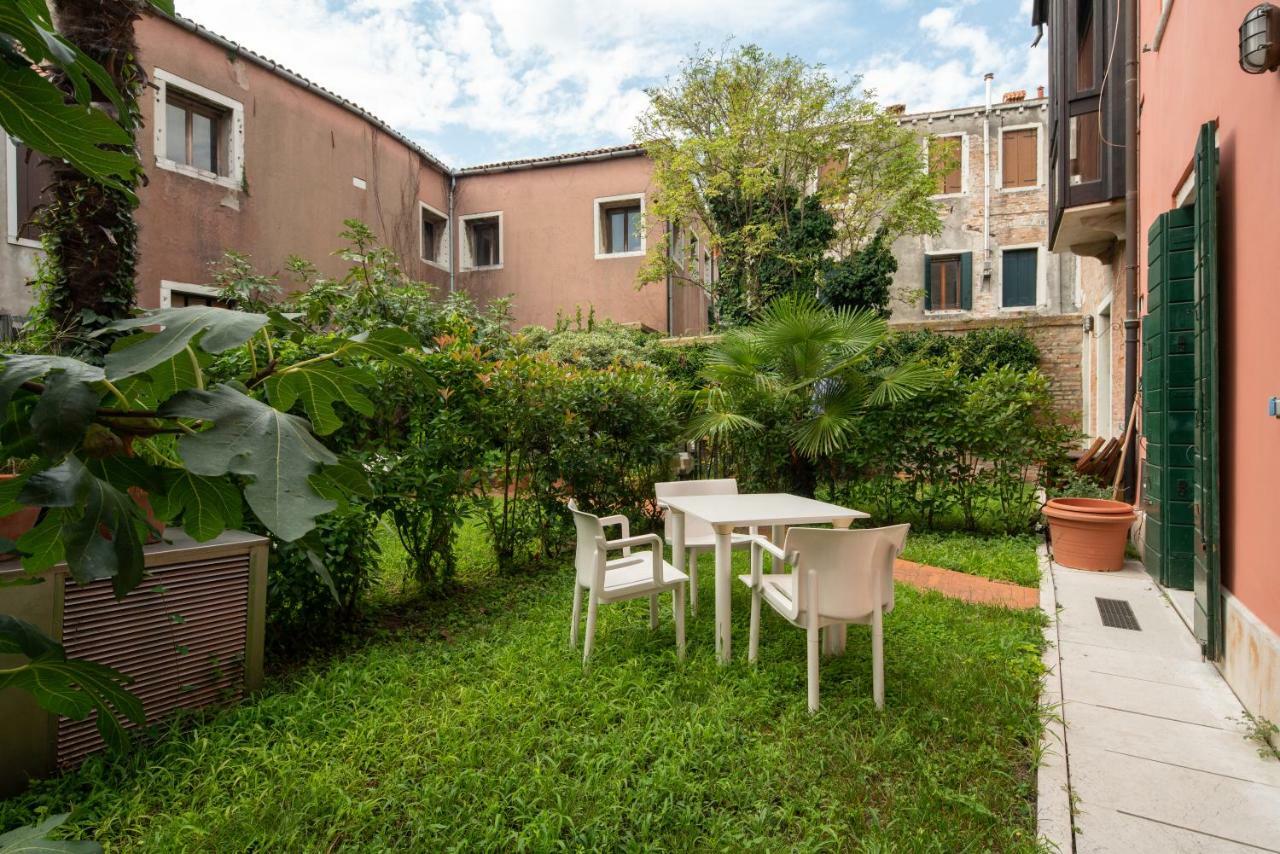 Garden Apartment Венеция Екстериор снимка