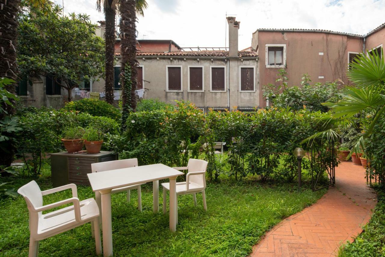 Garden Apartment Венеция Екстериор снимка